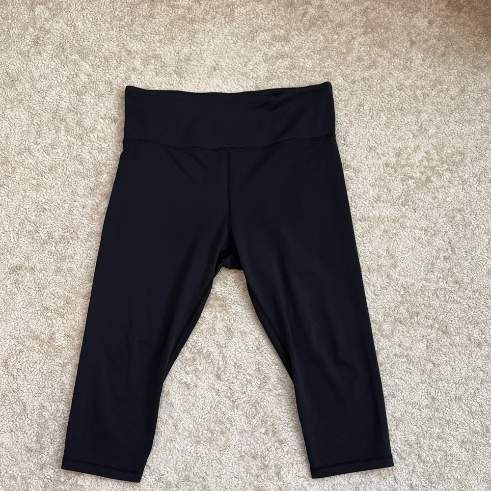 Zyia Black Crops